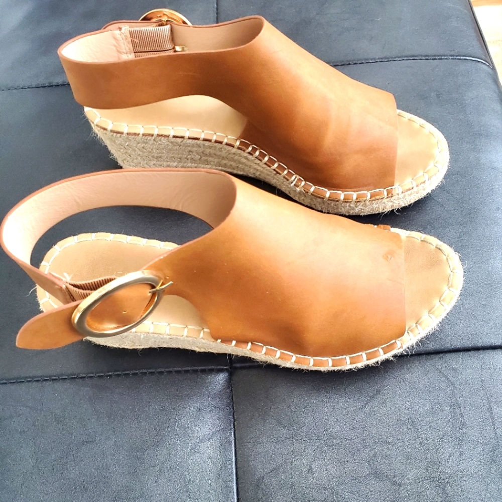 Catherine Malandrino Sandals, tan leather wedges with gold circle side buckle.